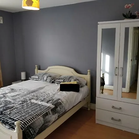 4 Bedroom House Holiday home *